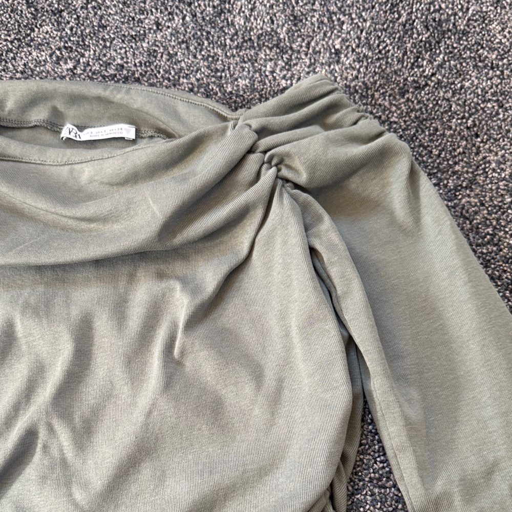 Zara Olive Long Sleeve Ruched Top - Picture 3 of 4